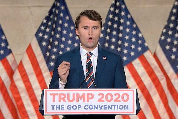 Incluso una de las animadoras de los medios de comunicación más vocales de Trump, el cofundador de Turning Point USA, Charlie Kirk, pasó gran parte de su podcast del martes viviendo en el asunto de Epstein.