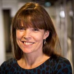 Emma Tucker cuando fue nombrada primera mujer editora de The Sunday Times.