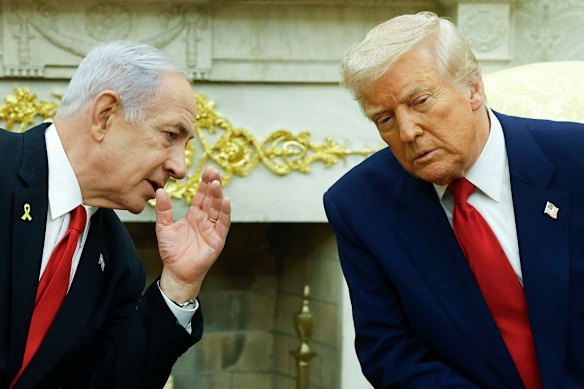Benjamin Netanyahu de Israel está cada vez más aislado. Donald Trump, su aliado más fuerte, lo respalda en el reconocimiento de Palestina.