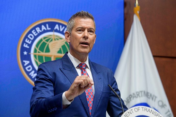 En su directiva, Sean Duffy cita planes de China y Rusia para poner un reactor en la luna a mediados de los 2030.