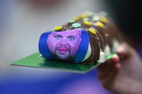 El meme JD Vance se aplica a un pastel de chocolate al estilo