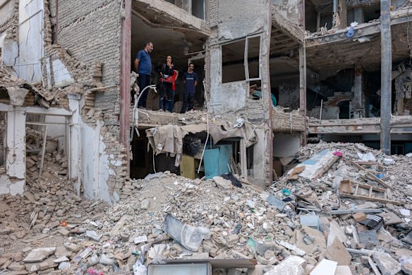 Restos de edificios residenciales en Teherán destruidos por un ataque israelí en julio.