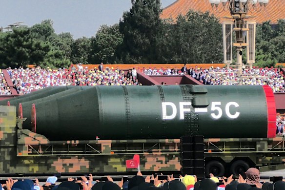 Un misil Dongfeng-5C intercontinental alimentado por líquido, que tiene un rango de huelga global.
