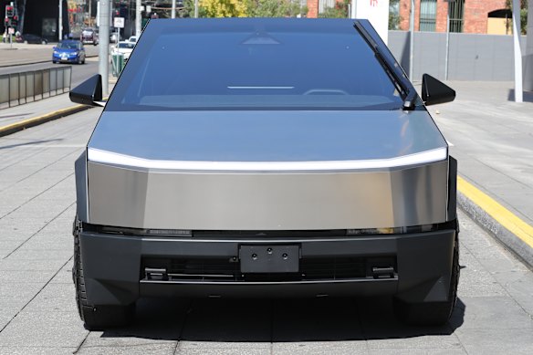 Las puertas del cybertruck se controlan electrónicamente.