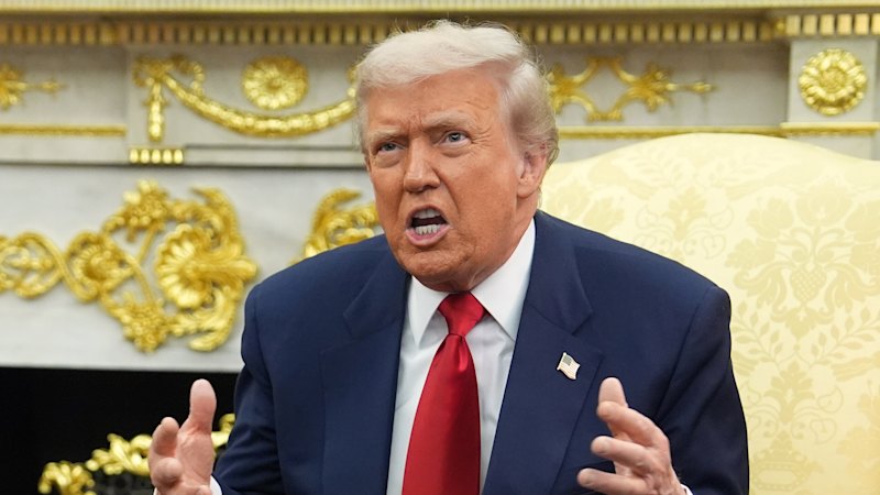 Llama traidores a los demócratas y sugiere la ejecución por decirle a los militares que rechacen órdenes ilegales