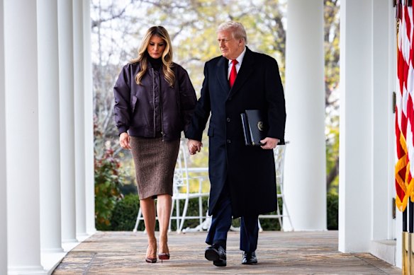 La tradición moderna de que el presidente perdone un pavo de Acción de Gracias se remonta a 1989 bajo el gobierno de George HW Bush.