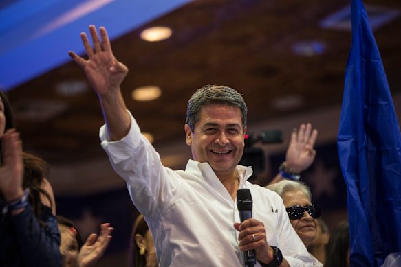 El expresidente hondureño Juan Orlando Hernández en 2017, antes de su condena por drogas y encarcelamiento en Estados Unidos.